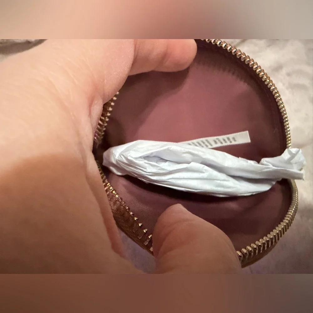 lululemon athletica Dusty Pink Heart-Shaped Dual Pouch Wristlet - Picture 4 of 4